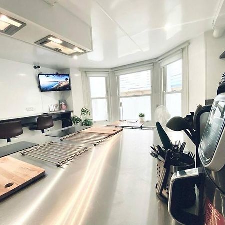 Apt 11 Seaside Serenity Chic Studio Steps To Beach برايتون المظهر الخارجي الصورة