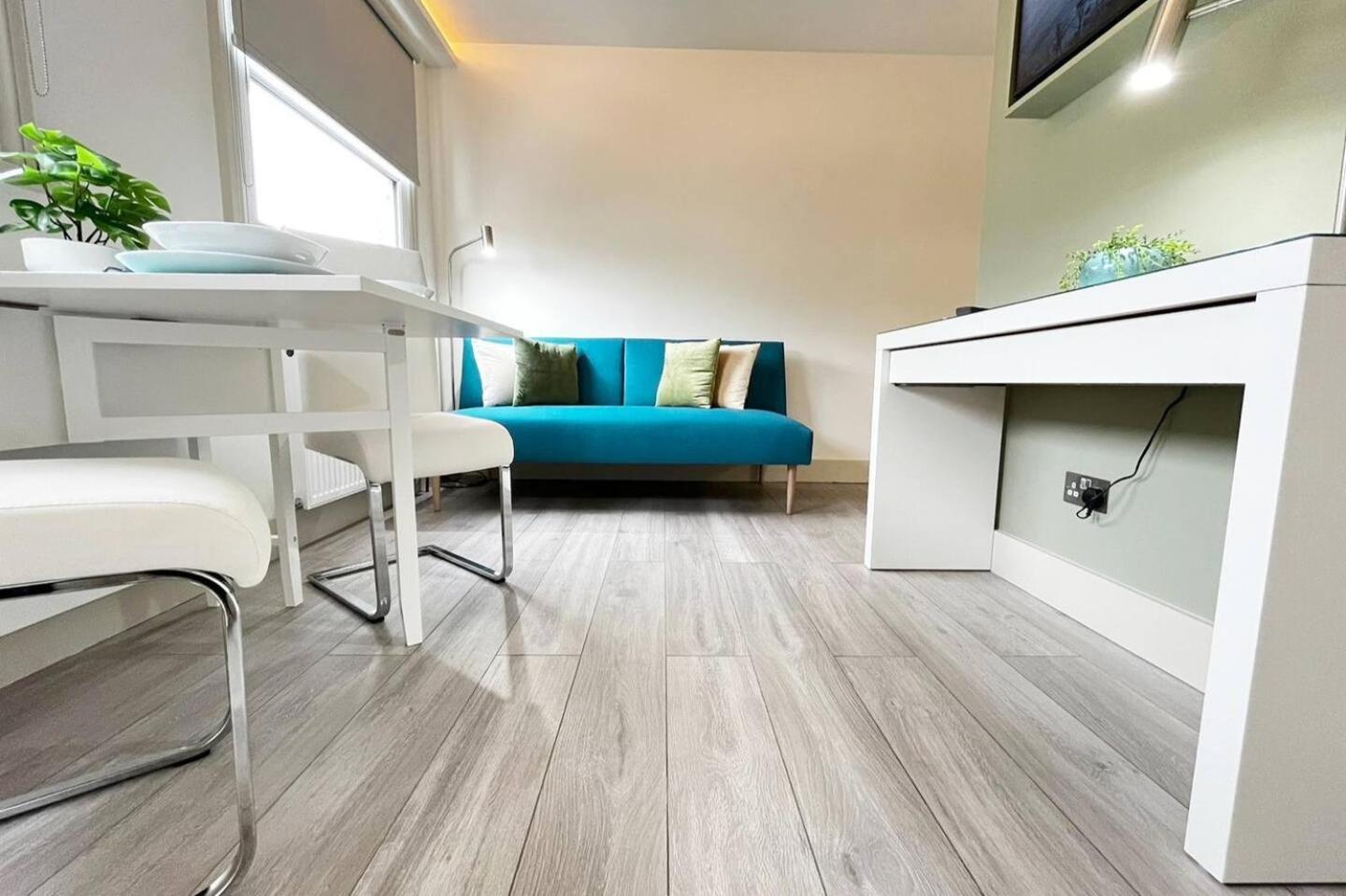 Apt 11 Seaside Serenity Chic Studio Steps To Beach برايتون المظهر الخارجي الصورة