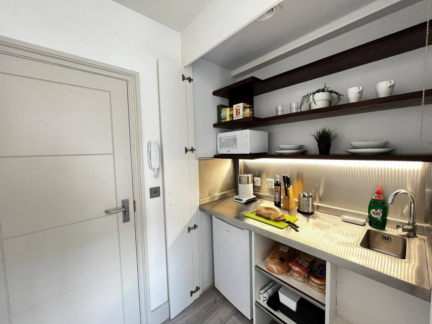 Apt 11 Seaside Serenity Chic Studio Steps To Beach برايتون المظهر الخارجي الصورة