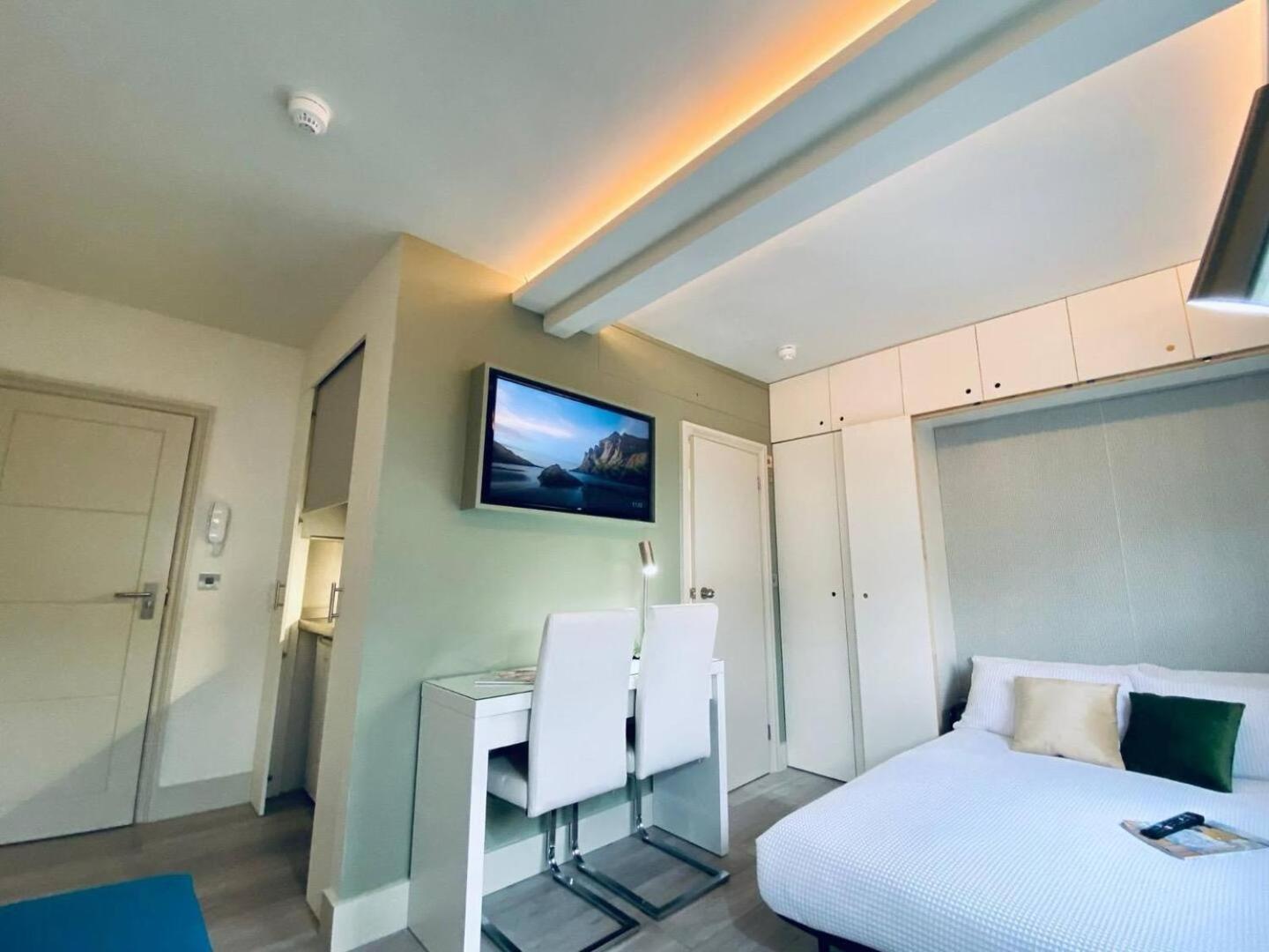 Apt 11 Seaside Serenity Chic Studio Steps To Beach برايتون المظهر الخارجي الصورة