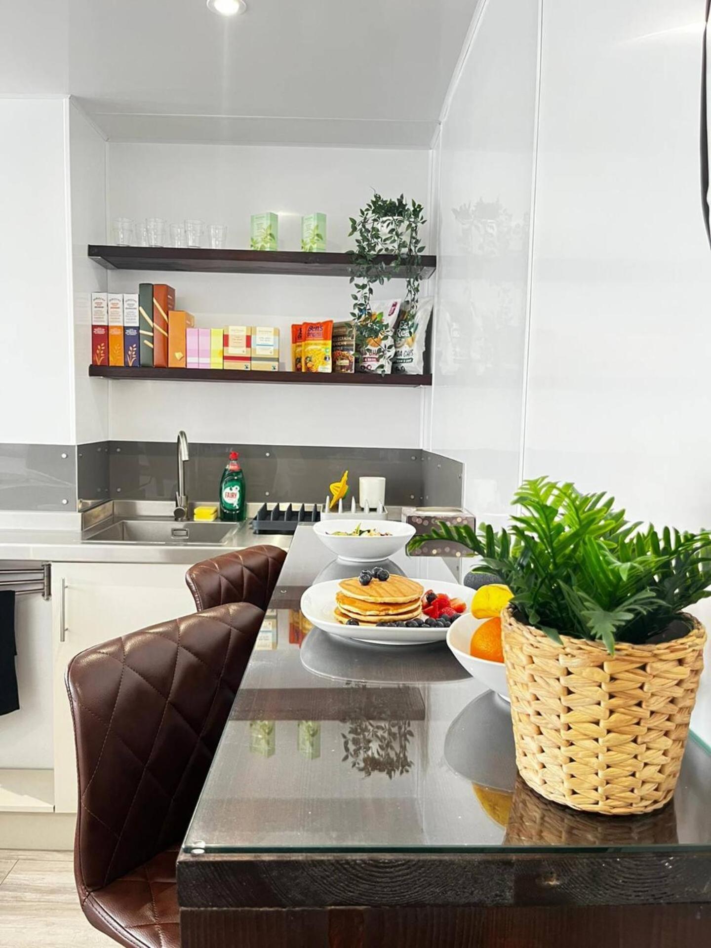 Apt 11 Seaside Serenity Chic Studio Steps To Beach برايتون المظهر الخارجي الصورة