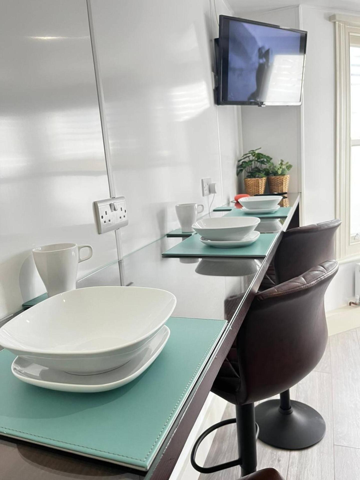 Apt 11 Seaside Serenity Chic Studio Steps To Beach برايتون المظهر الخارجي الصورة